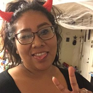 Meet your Posher, Danielle